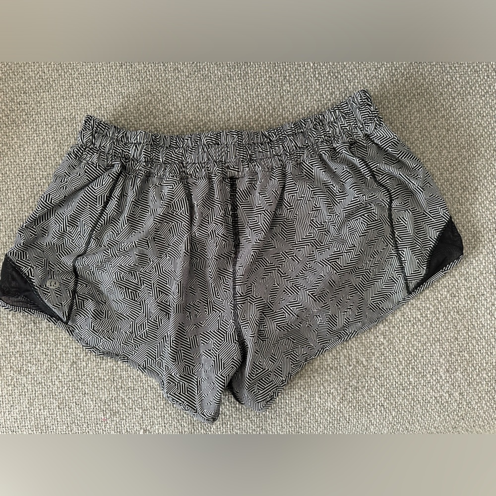 Lululemon seawheeze 2020 short, never worn, size 10